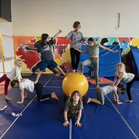 Atelier cirque avec Madame Flèche_Saint-Denis-d'Oléron